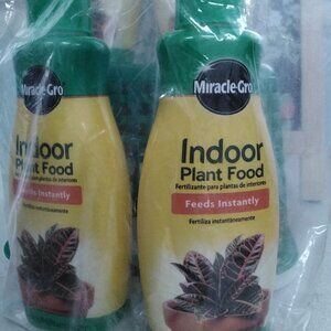 4 pk Miracle Gro Indoor Plant food 8.4 oz